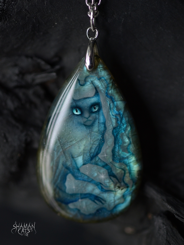 Живущая в тени звезд